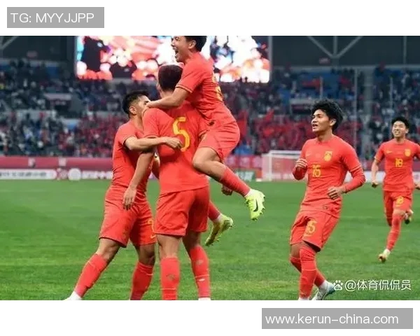 足球明星欢庆新年朋友圈分享喜悦与祝福的精彩瞬间