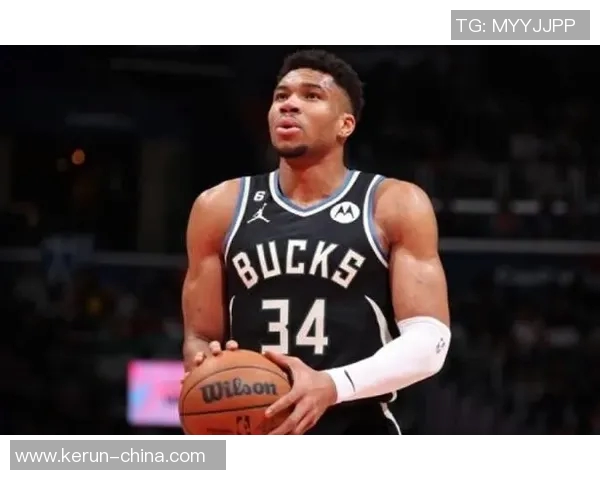 字母哥选择观望雄鹿夺冠前景不急于签署提前续约合同